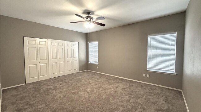 Building Photo - 17573 Red Oak Dr
