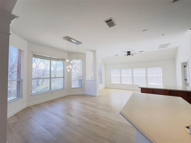 Building Photo - 621 S Lynnwood Trail