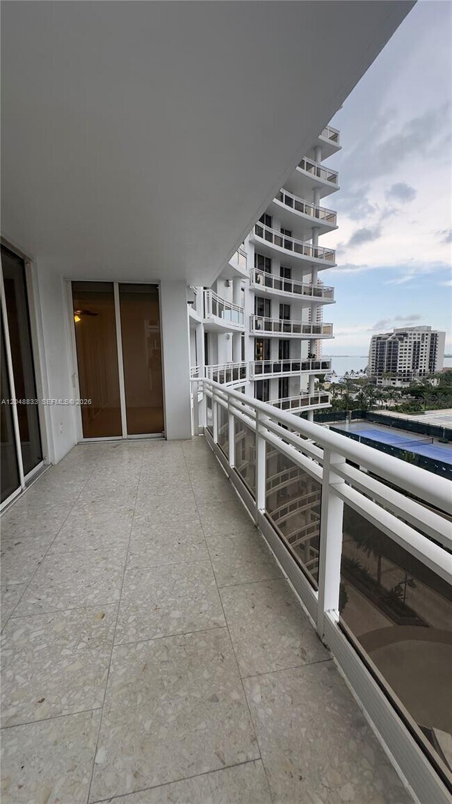 Building Photo - 901 Brickell Key Blvd