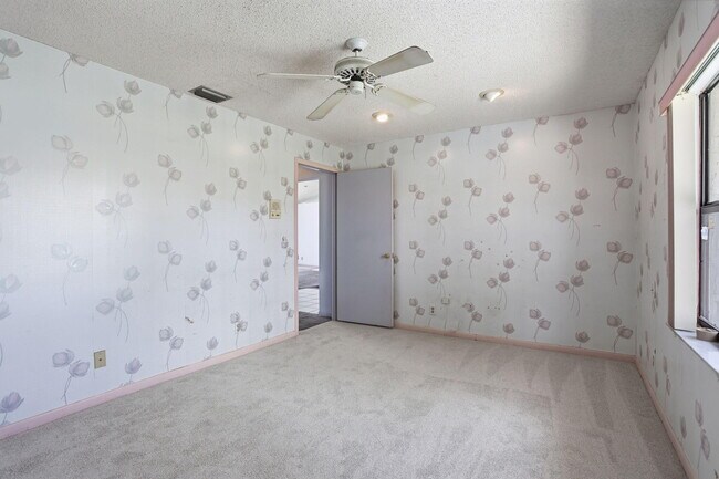 Building Photo - 9476 El Clair Ranch Rd