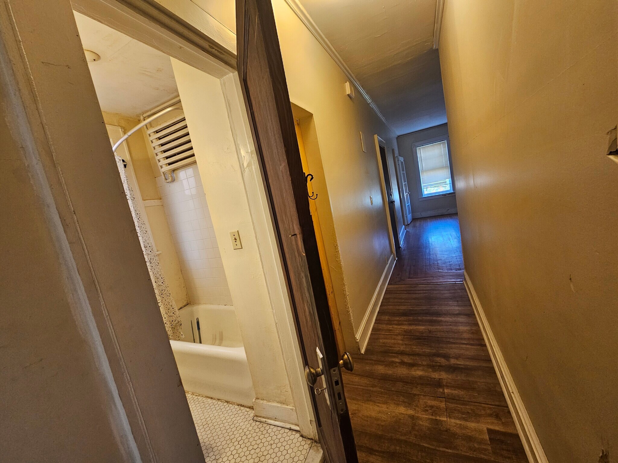 Building Photo - 286 Western Ave