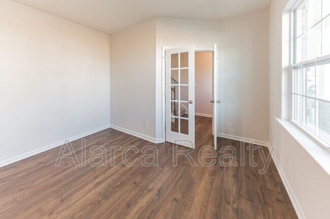 Building Photo - 114 Sequoia Frst Dr