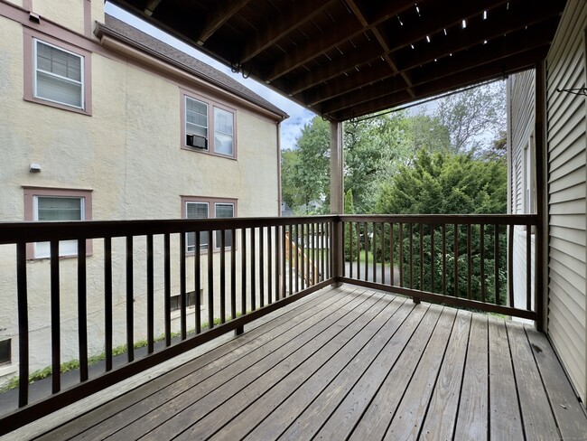 Building Photo - 53 Treat Ave