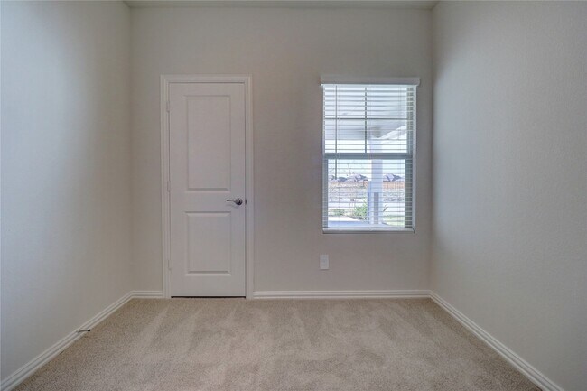 Building Photo - 4104 Zoe Ln