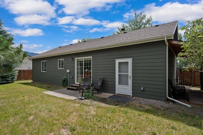 Building Photo - Glacier Chalet – Cozy Columbia Falls Retre...