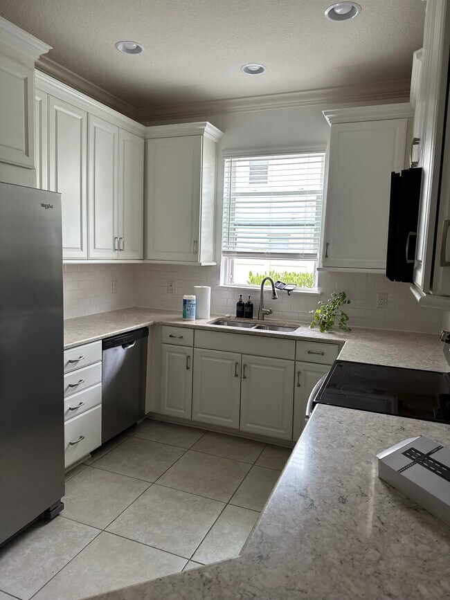 Building Photo - 1066 Amber Leaf Trl