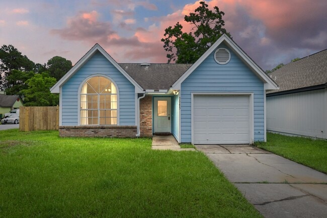 Building Photo - 3045 Yorktown Cir