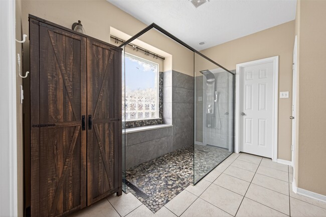 Building Photo - 20827 Rose Crossing Ln