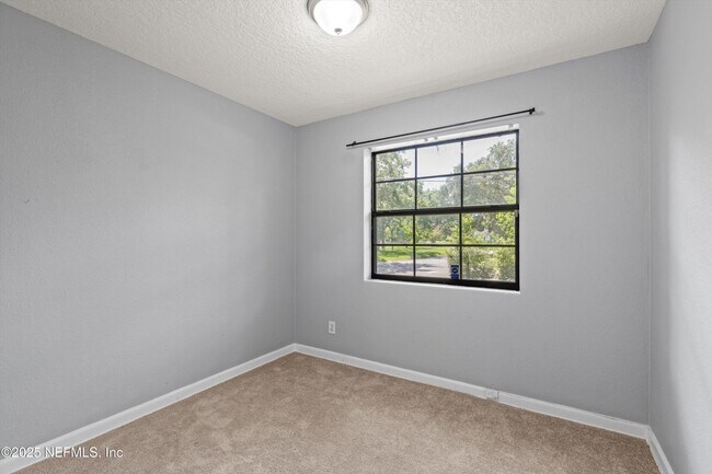Building Photo - 2739 King Cole Dr