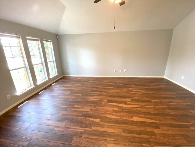 Building Photo - 2615 Elder Park Ct