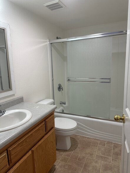 Building Photo - 896 Front St