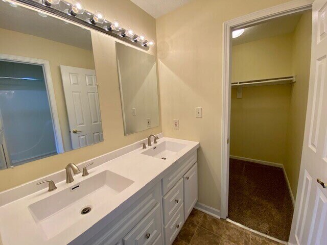 Building Photo - Remodeled 4 Bedroom in Pike Township!