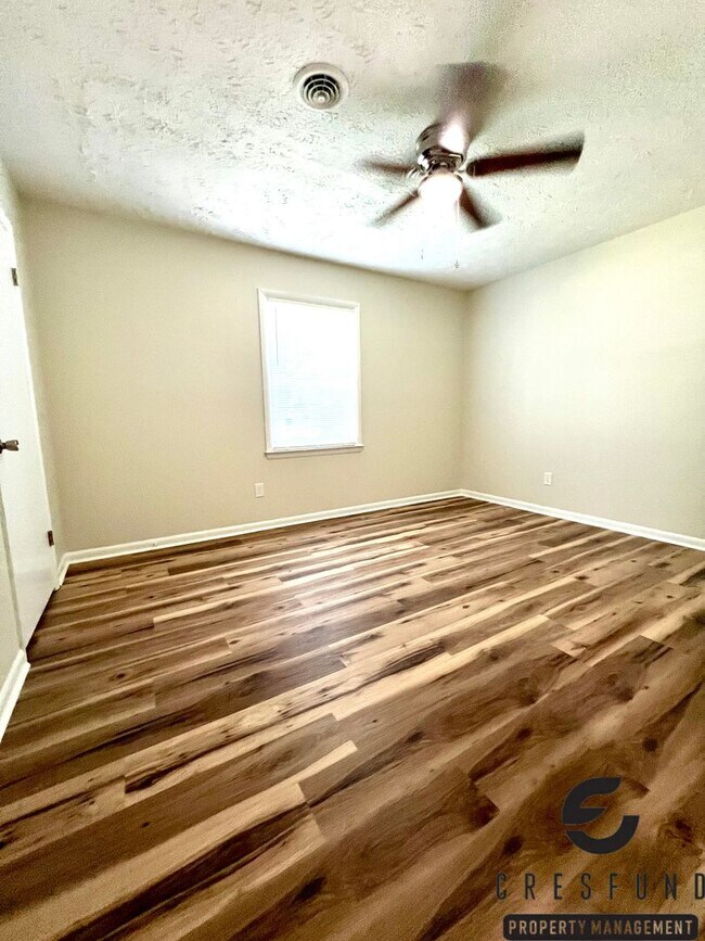 Building Photo - 3529 Torbay Dr