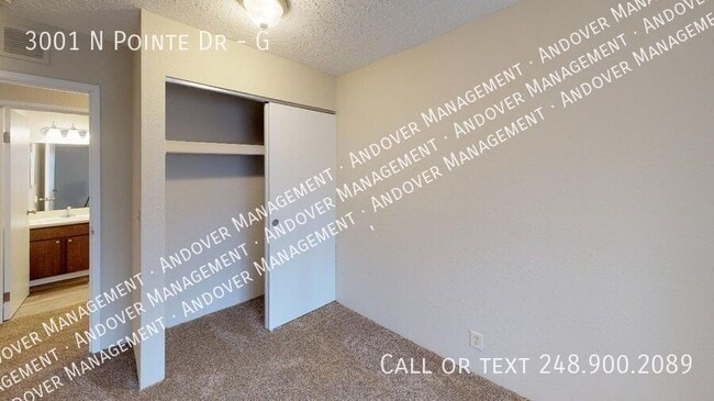 Building Photo - 3001 N Pointe Dr