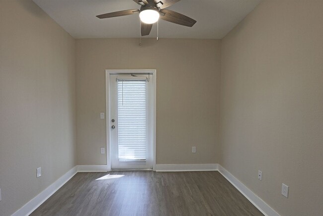 Building Photo - 11511 Villa Grand