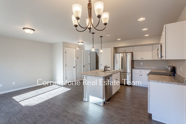 Building Photo - 847 Endeavor Wy