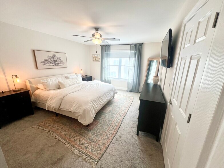 Building Photo - 309 Pasture Ln