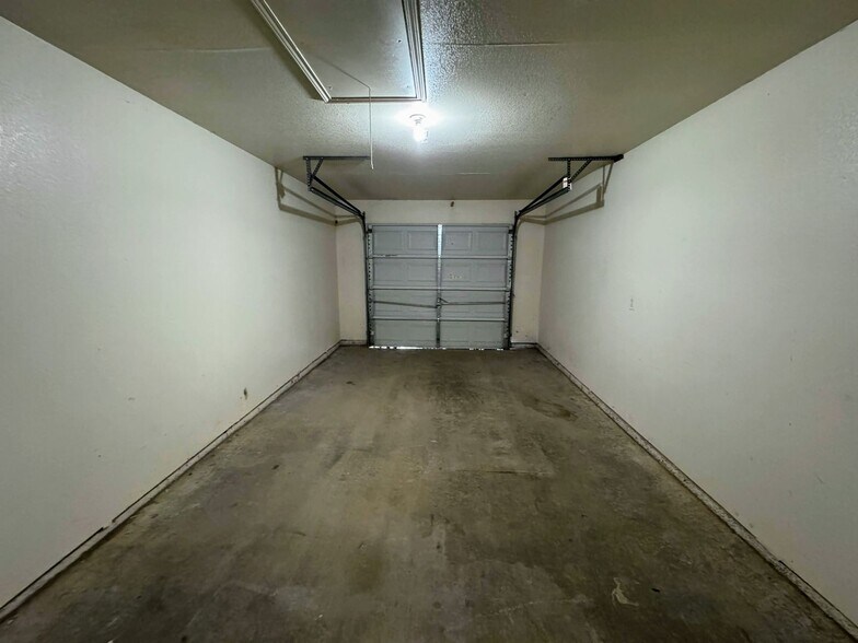 Building Photo - 5102 Lauren Lea Dr