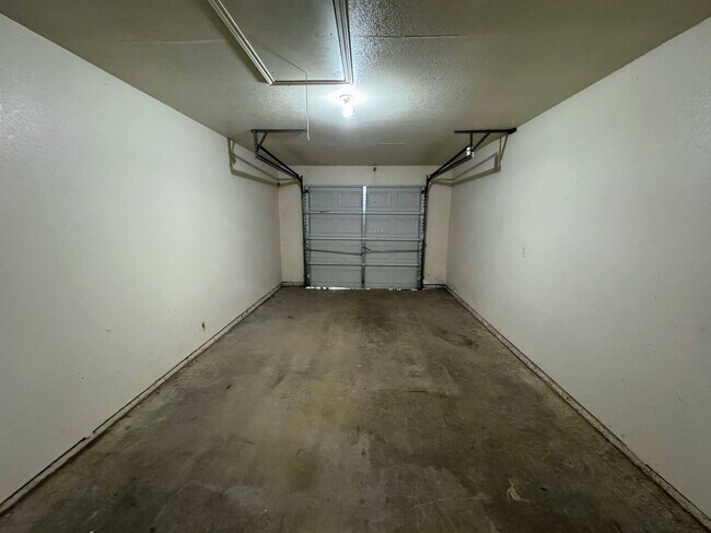 Building Photo - 5102 Lauren Lea Dr