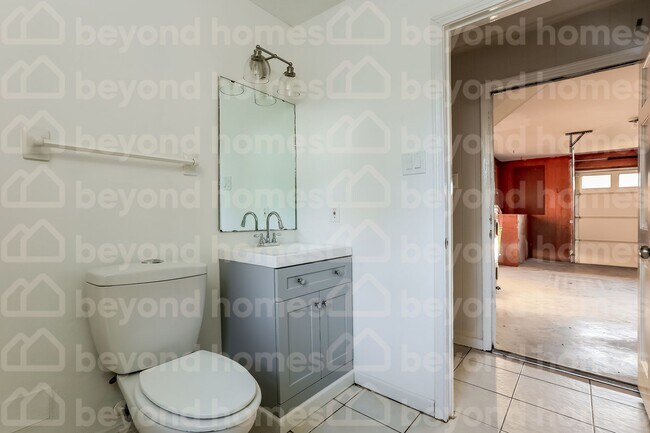 Building Photo - Updated 4 Bed Home in Reservoir with Moder...