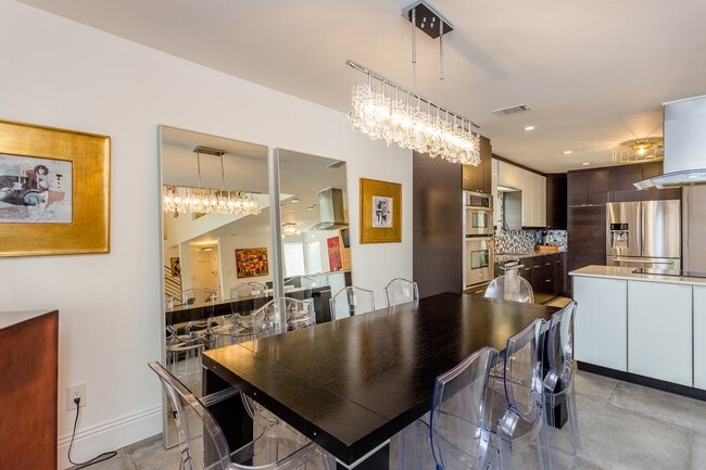 Building Photo - 2005 Potomac Dr