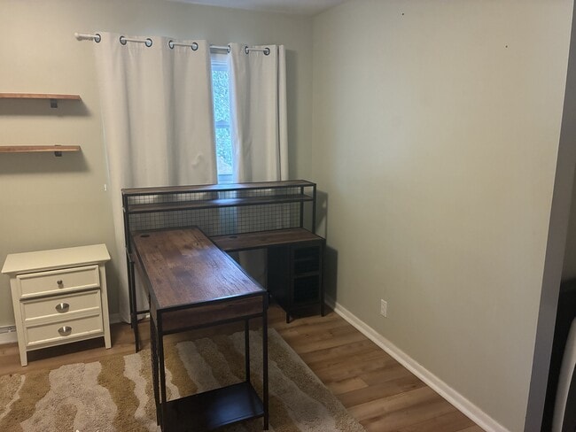 Building Photo - 2285 E Carriage Hill Dr