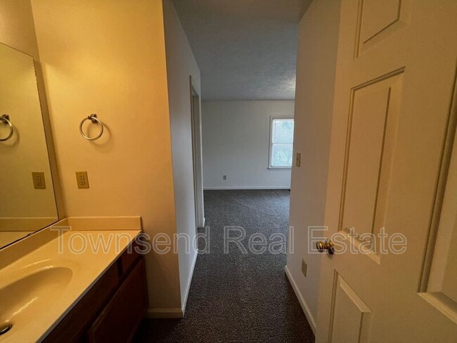 Building Photo - 1036 Ancestry Dr