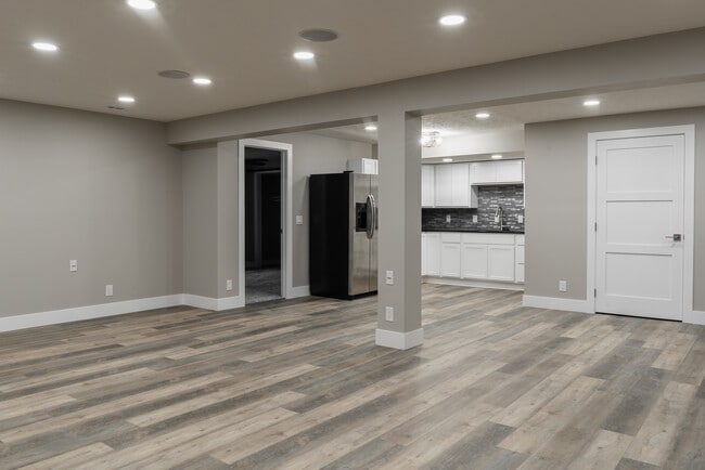 Building Photo - 7337 Collister Rd