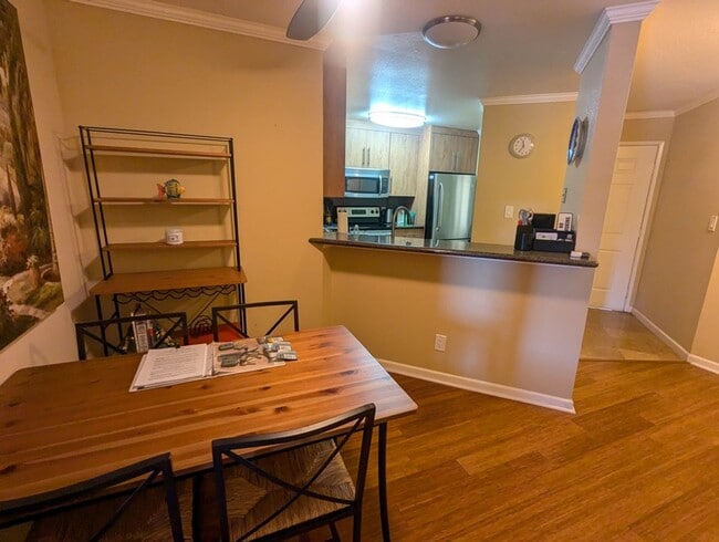 Building Photo - Fully furnished 1 bedroom condo and office...
