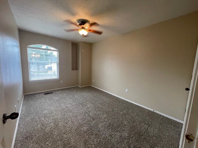 Building Photo - 7051 Natalie Janae Ln NE