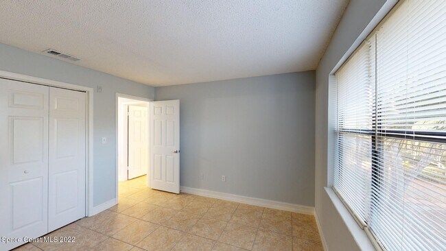 Building Photo - 225 S Tropical Trail