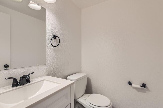 Building Photo - 5616 Emerald Forest Dr