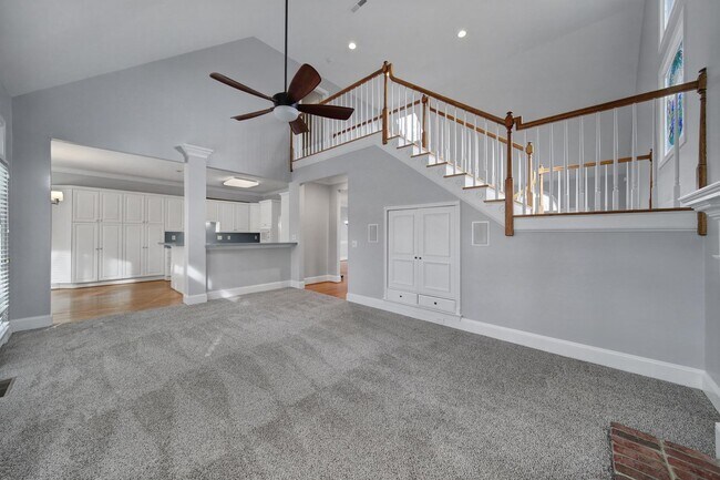 Building Photo - Spacious Four Bedroom Home!