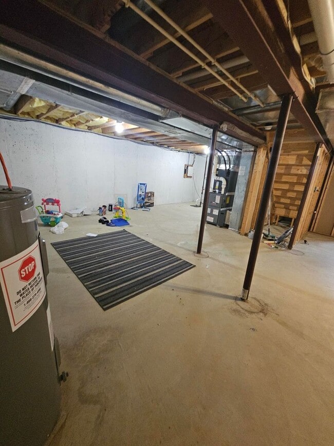 Building Photo - 830 Woodline Dr