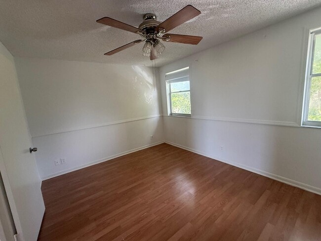 Building Photo - 795 Crystal Lake Dr