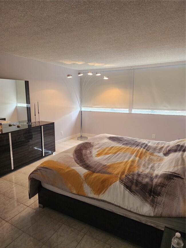 Building Photo - 1890 S Ocean Dr