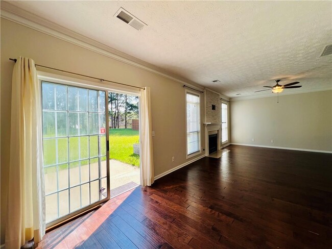 Building Photo - 156 Weatherstone Dr