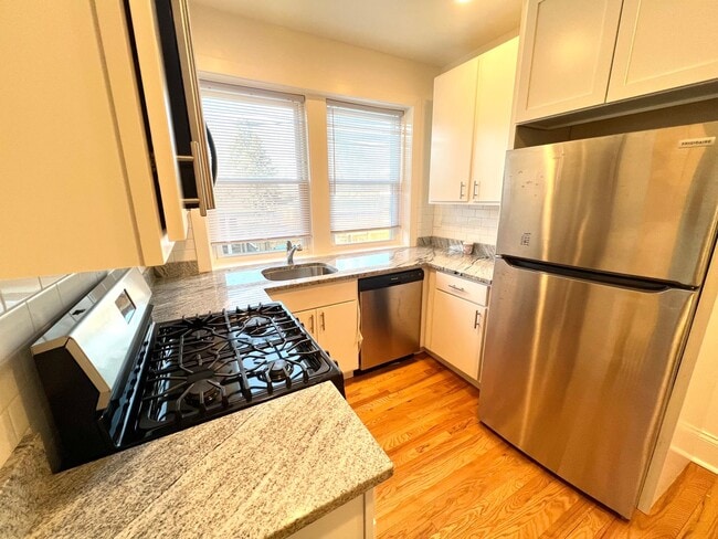 Building Photo - West Ridge Renovated Two Bedroom One Bath