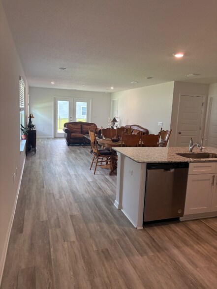 Building Photo - 130 Speckled Trout Ln N