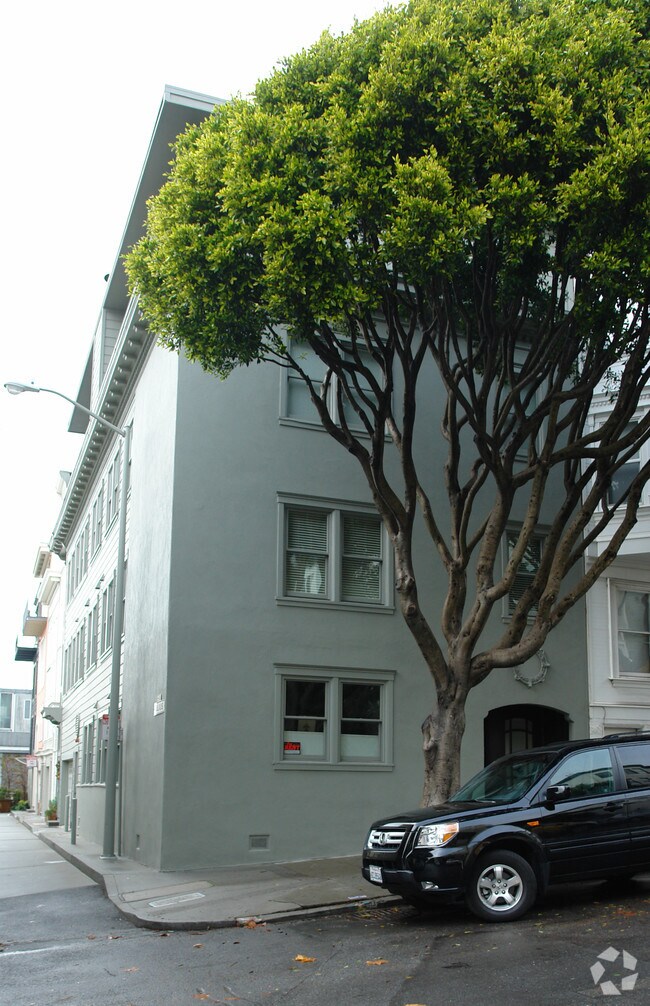 Primary Photo - 374-378 Lombard St