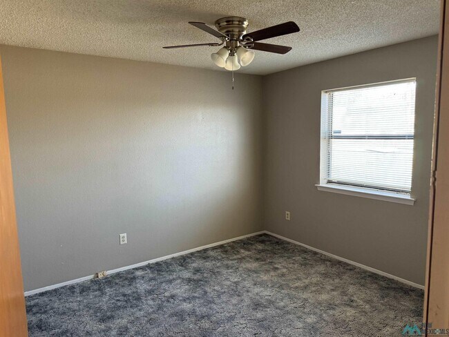 Building Photo - 1302 W Bullock Ave