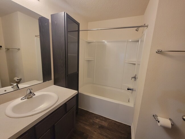 Building Photo - 7940 Meadow Walk Ln