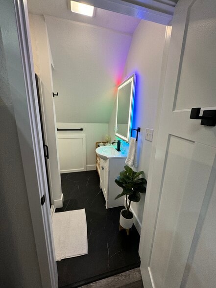 Building Photo - 664 New Castle Road