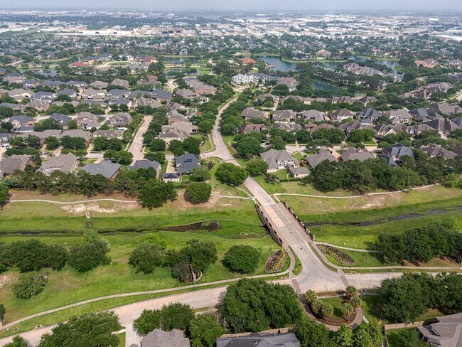 Building Photo - 5907 Ballina Canyon Ln