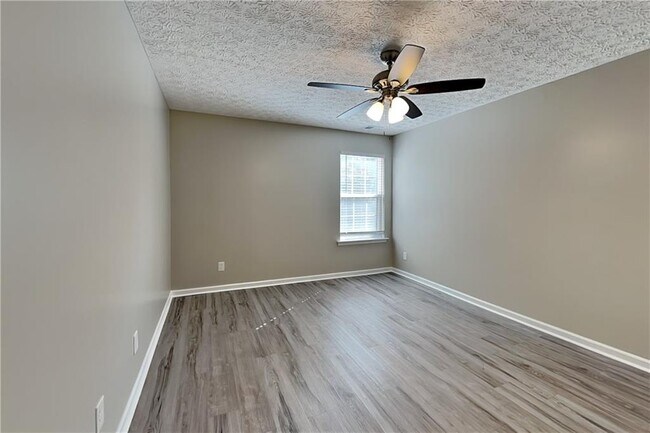 Building Photo - 112 Silver Fox Trail