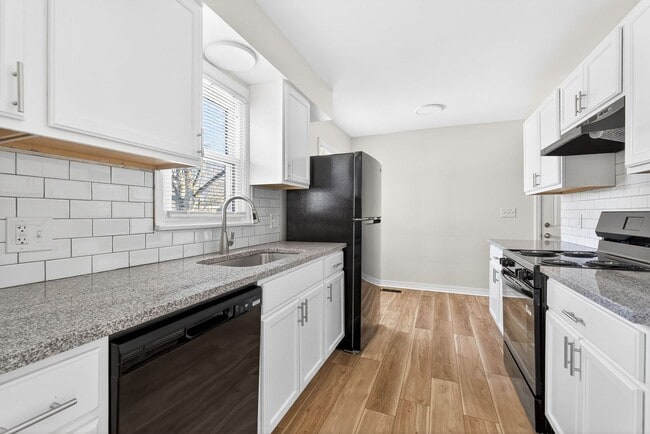 Building Photo - Newly Updated 3 Bedroom Home For Rent!