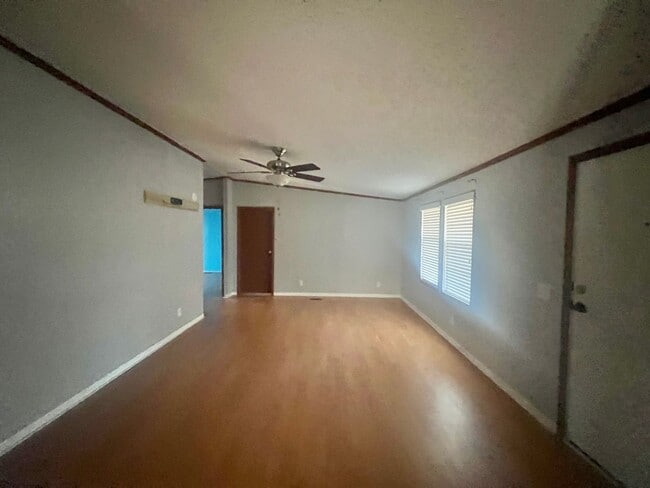 Building Photo - Peden Point/Mrytle Grove/Masonboro Loop South Wilmington  2 garage garage! Oak Trees! Covered Porch!