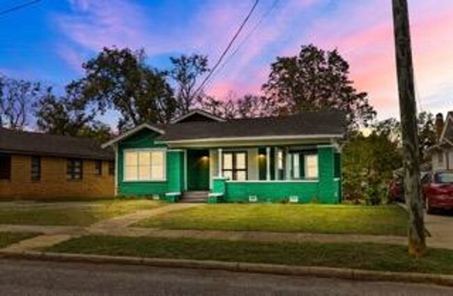 Building Photo - Cozy and Newly Renovated 3 Bedroom 1 Bath ...