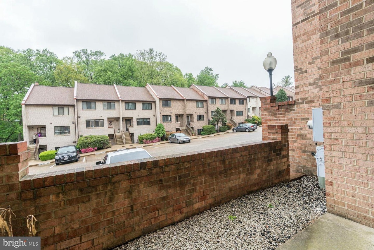 rear balcony - 3863 Steppes Ct