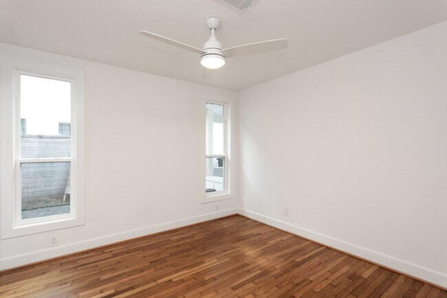 Building Photo - 1834 Norcrest Dr